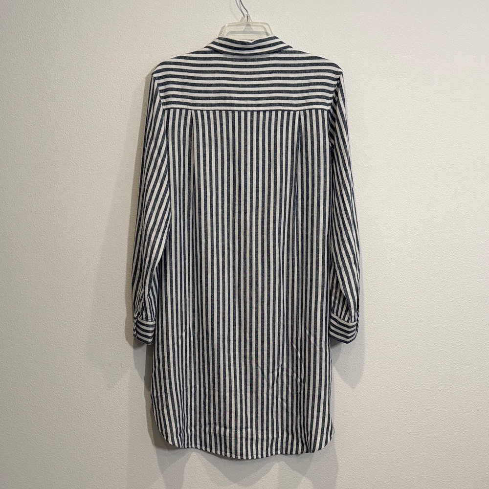 BANANA Republic Factory Gray and White Striped Long Sleeve Dress - Picture 2 of 12
